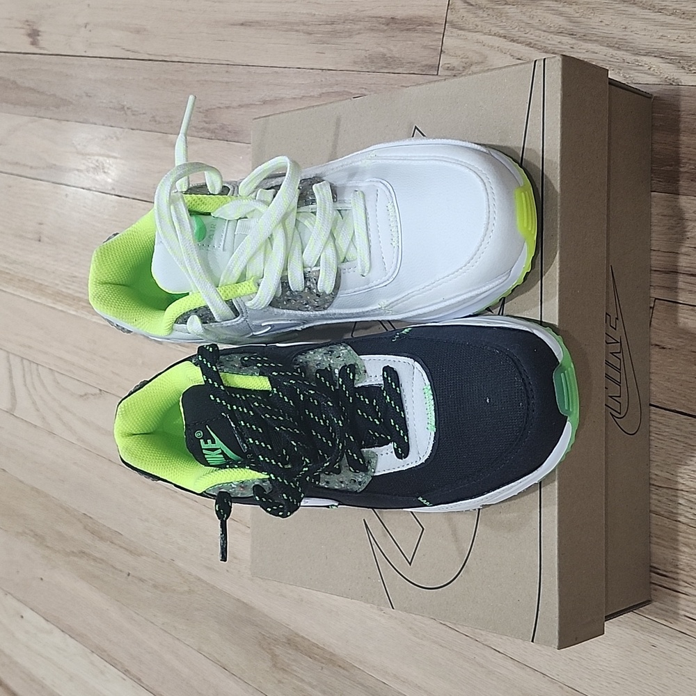 NIKE SNEAKERS